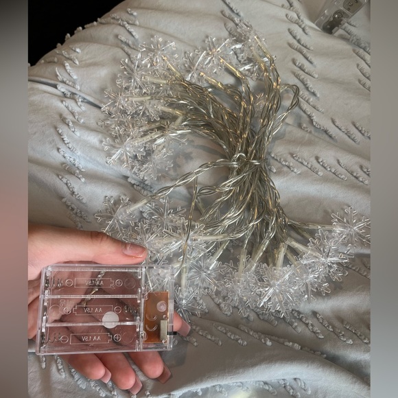 Snow flake string lights - Picture 5 of 7